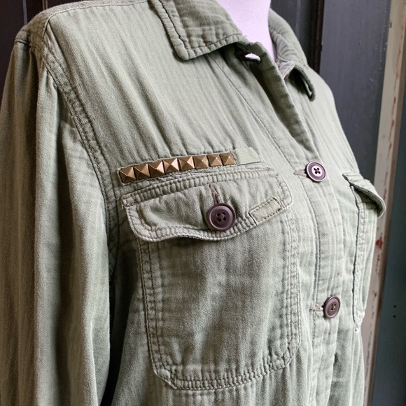 AE Army Green Gauze Button-down Top - Picture 4 of 10